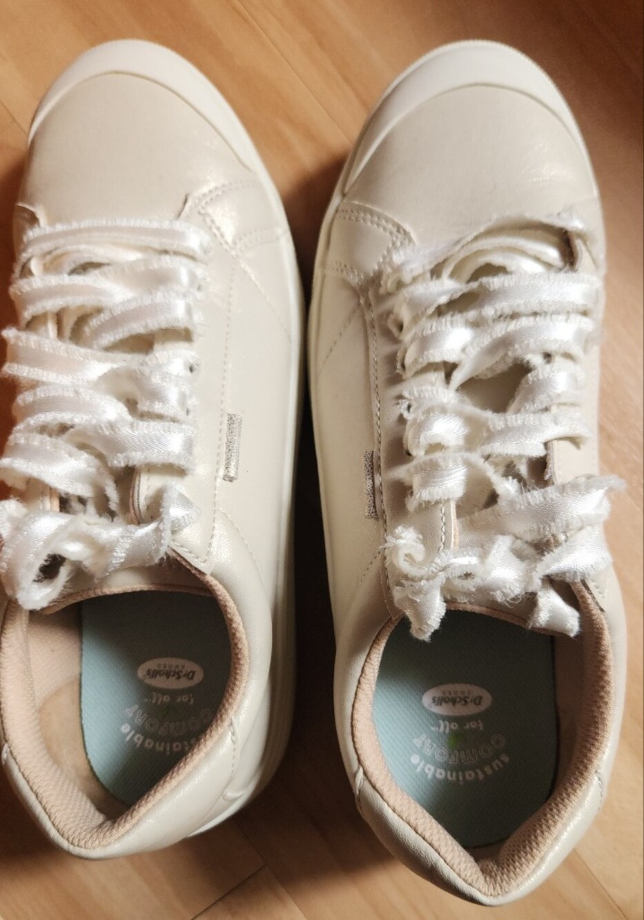 Dr. Scholl's Time Off Platform Lace-Up Sneakers. Champagne Sparkle Women 10 - Picture 3 of 6